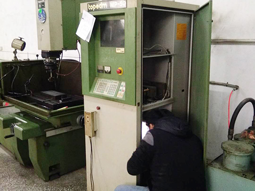 东莞台一450火花机维修