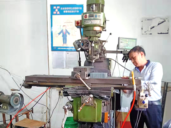 东莞中堂台正3S铣床更换电子尺