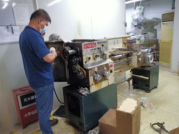 东莞市塘厦镇广州机床厂C6232A1车床维修