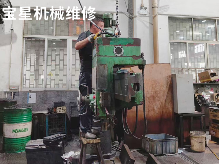 东莞市石排镇Z3050X161摇臂钻床维修