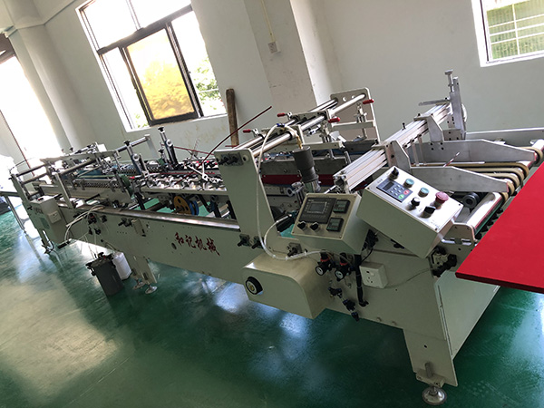 四合一胶盒机设备