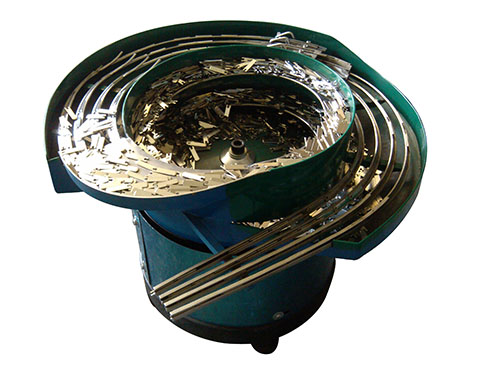 四条道振动盘