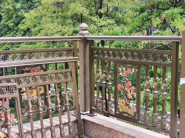 东莞铝艺阳台栏杆加工
