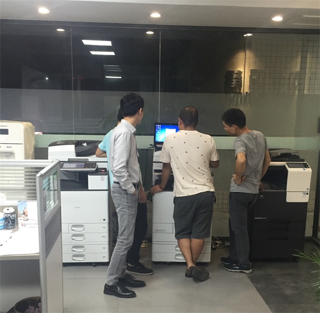 王主管体验刷卡设备功能