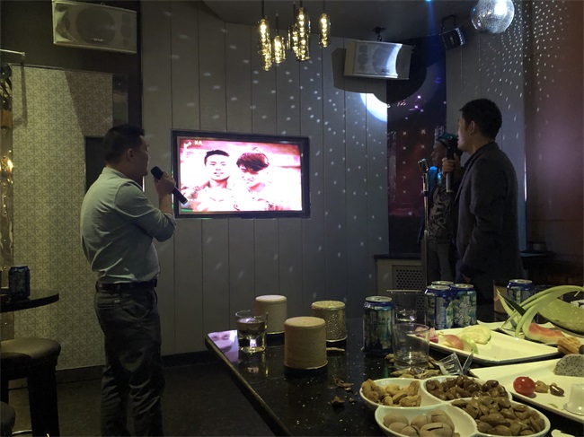 KTV唱歌欢乐