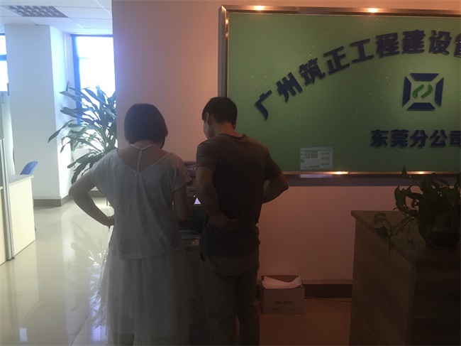 卓众东莞租赁复印机技术同事讲解使用操作