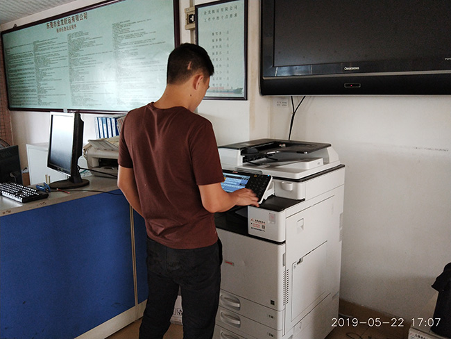 东莞卓众彩色复印机租赁技术同事