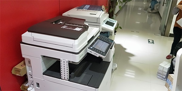 2台彩色复印机