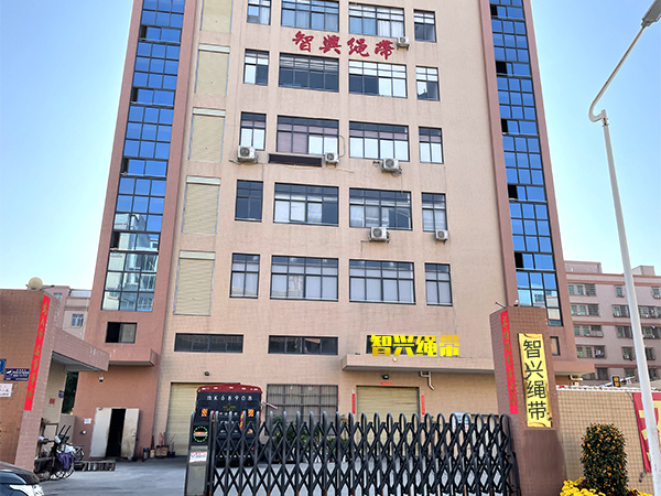 厂房门口