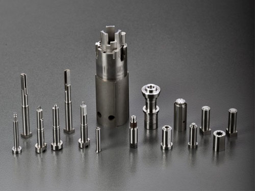 如何解决精密塑料模具生产时出现的翘曲变形