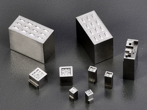 塑胶精密模具开模要注意什么？