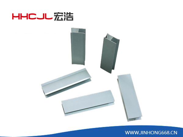 铝合金踢脚板平接件
