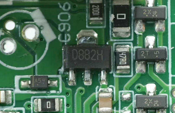 ​液冷AI电源贴片三极管技术路线图