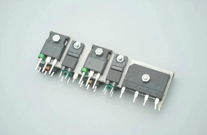 ​液冷变负载下MOS管的结温预测算法