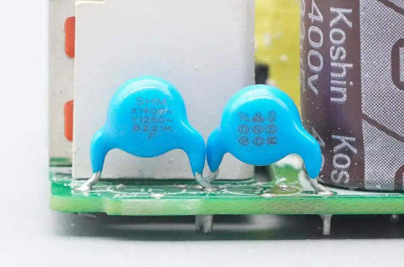 ​Y电容选型：安规电容的漏电流限值与绝缘要求