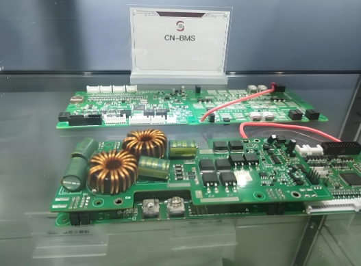 ​耐压4kV贴片光耦，撑起AI储能BMS高压隔离的最后一道安全门