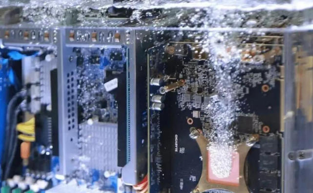 液冷浸没式环境