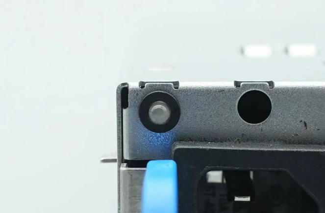 机柜内部设备的状态指示灯