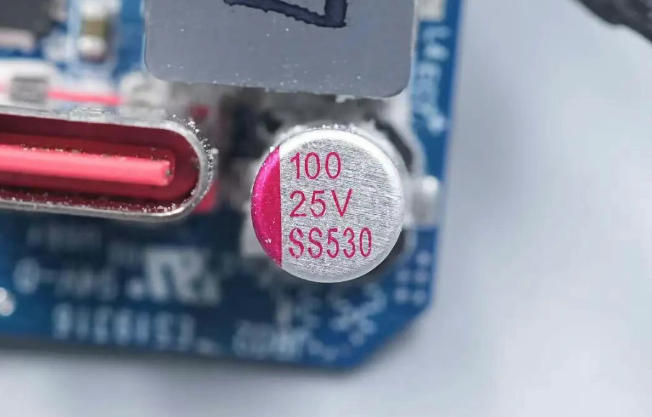 电动工具贴片固态电容