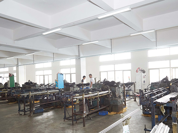 三楼无心磨车间