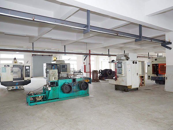 三楼CNC加工中心