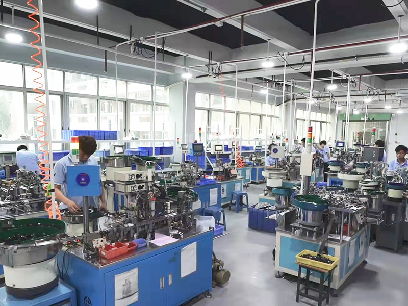 自动化组装车间