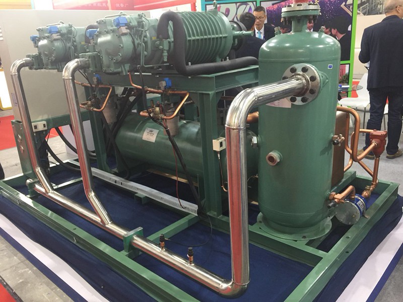 活塞式冷水机组