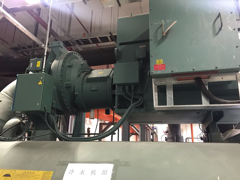 冷水机组