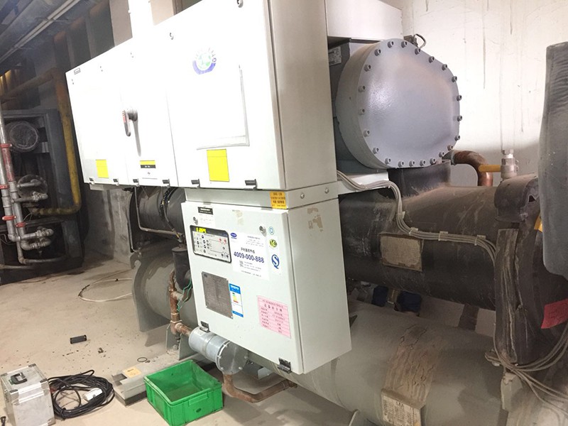 螺杆式冷水机组