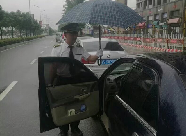 银行保安服务