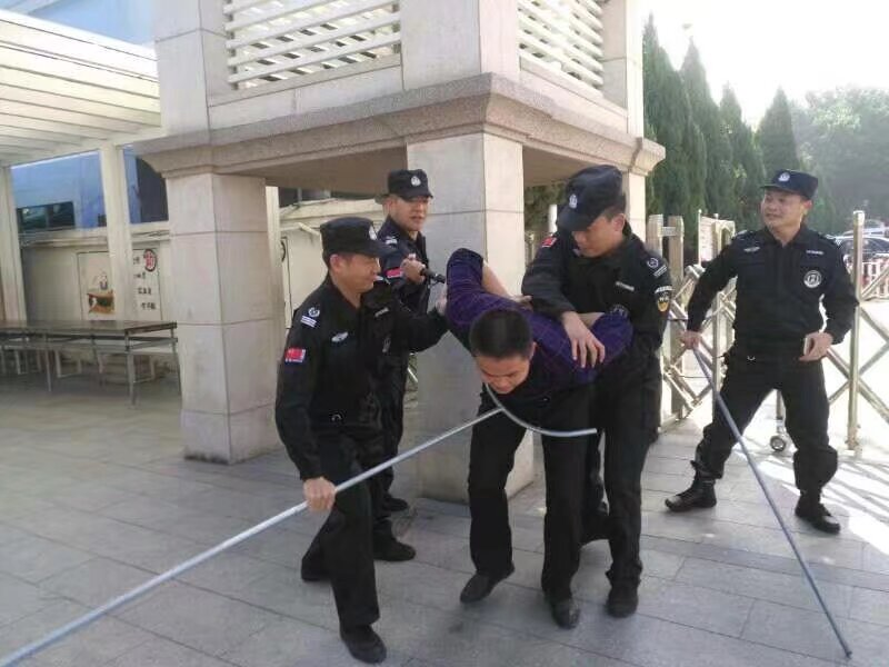 银行保安服务