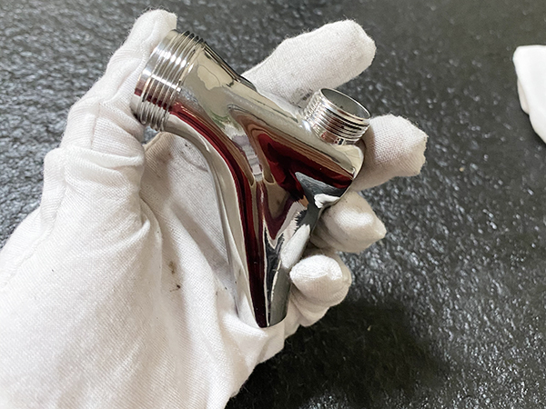 金属水龙头抛光