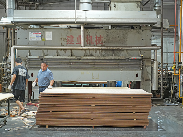 板材热压机