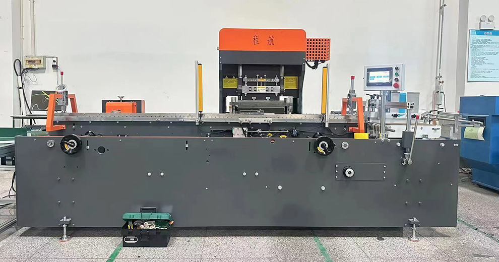 锯条装订机现场