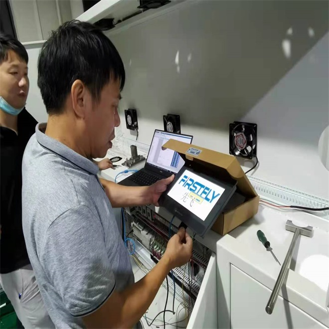 派瑞林镀膜设备制造车...