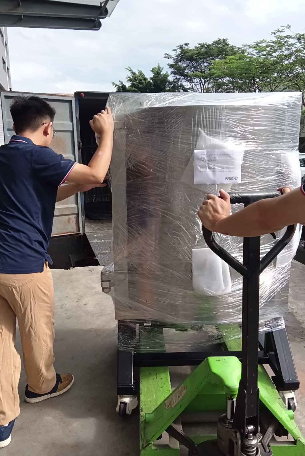 派瑞林纳米镀膜设备交付江门客户！