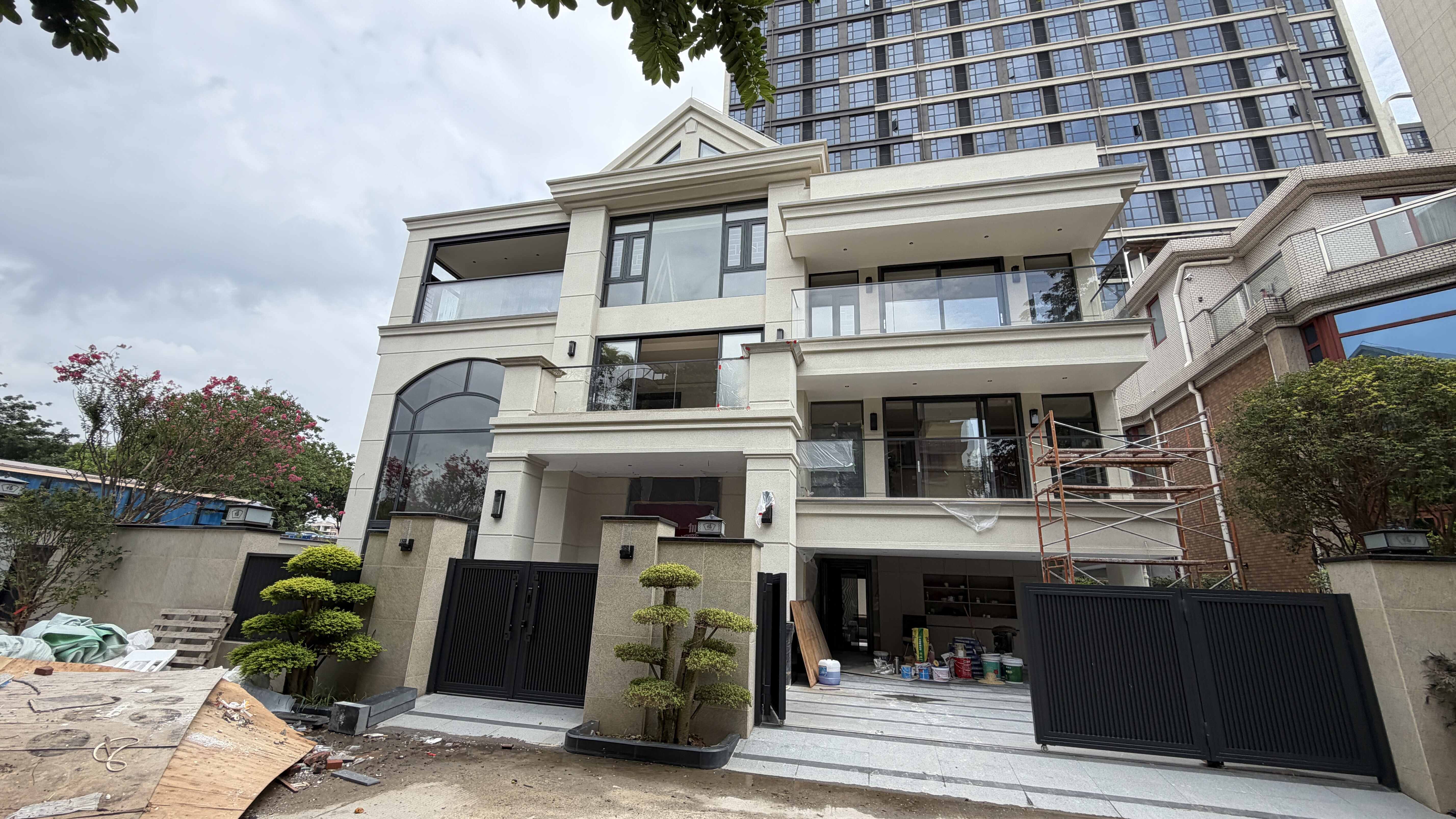 东莞别墅门窗怎么选？2026 珠三角别墅大宅、自建房整院门窗定制选型指南