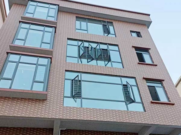 东莞市上誉金鑫福门窗科技有限公司-断桥窗户
