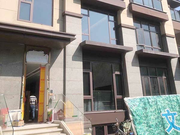 东莞市上誉金鑫福门窗科技有限公司-断桥窗户