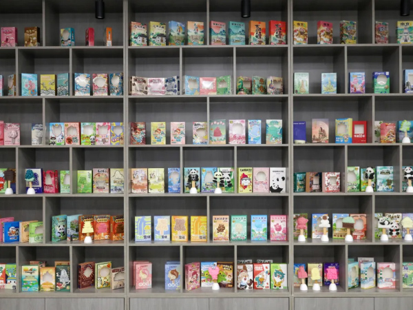 又一次被茶山食品“硬控”！近百款知名景区的文创雪糕出自这里