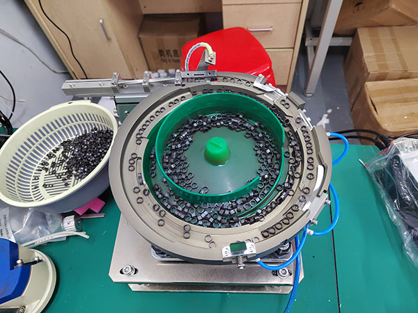 自动供料盘振动盘