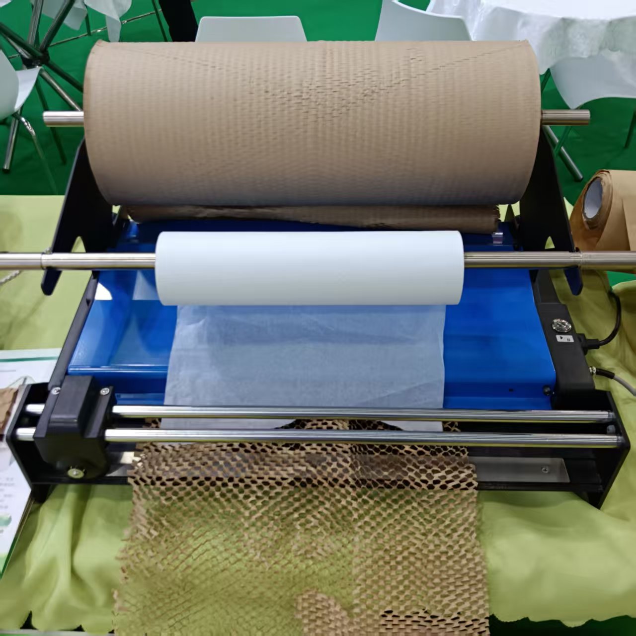 东莞市浩霖包装推出高效自动拉纸机，带领包装革新