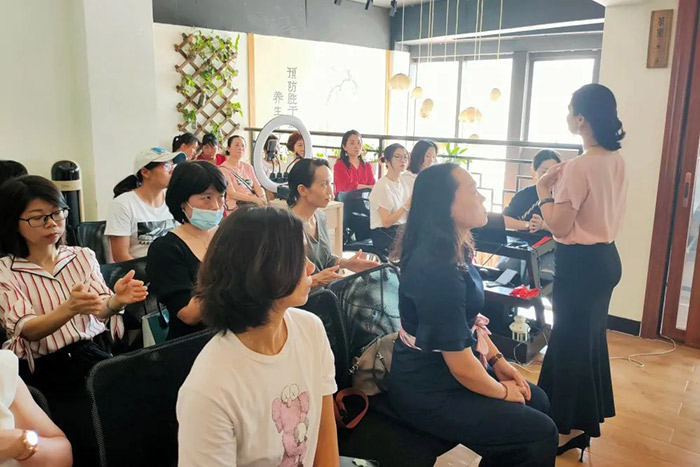 君康能会员福利日丨颈椎病分十级，来测测你属于哪一级！