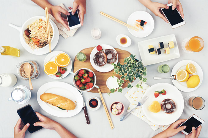 原来胃是这样折腾坏的！这6件事很多人都在做