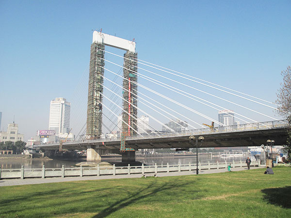 宁波甬港大桥翻新工程