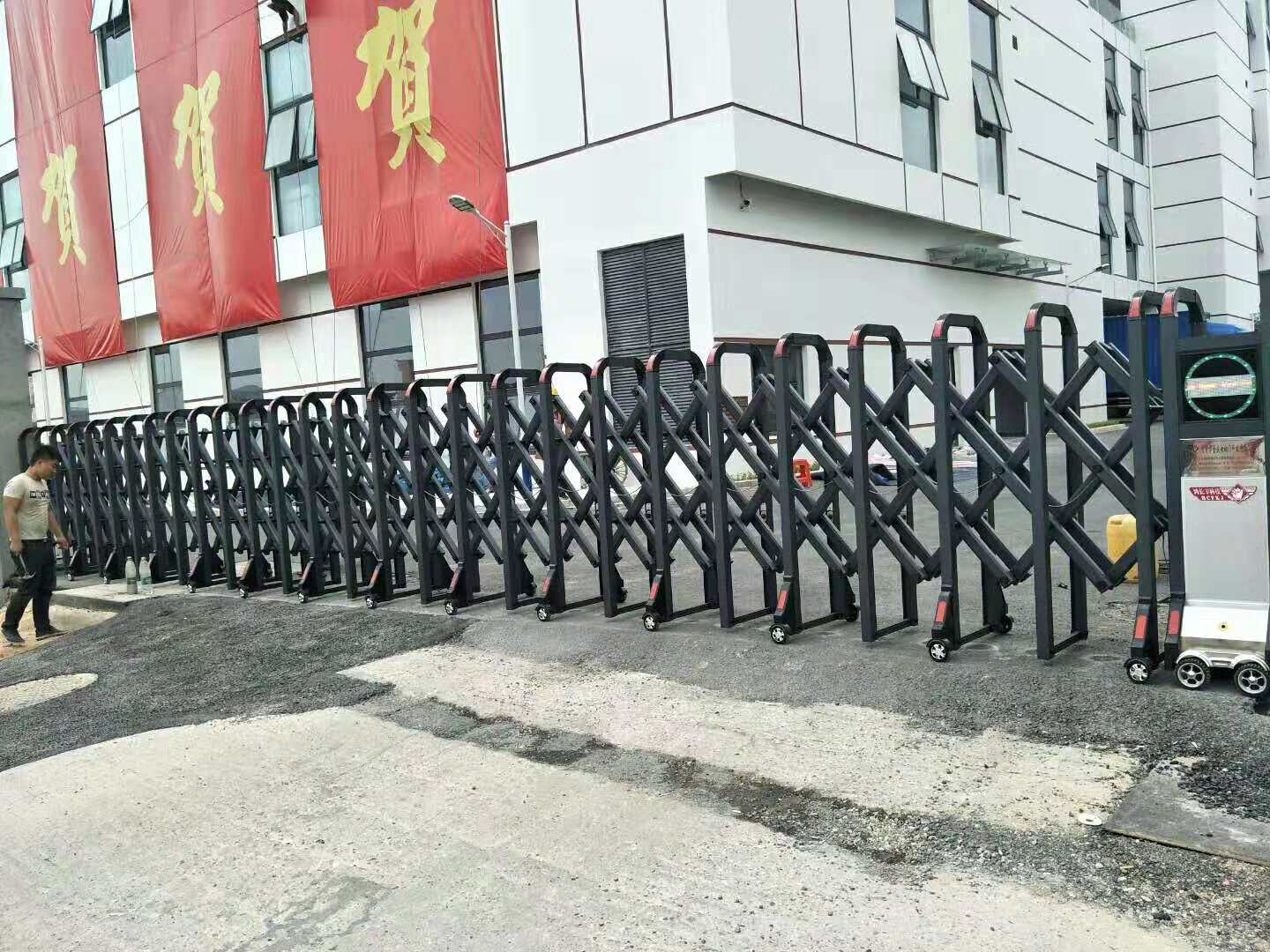 金盛丰电动伸缩门