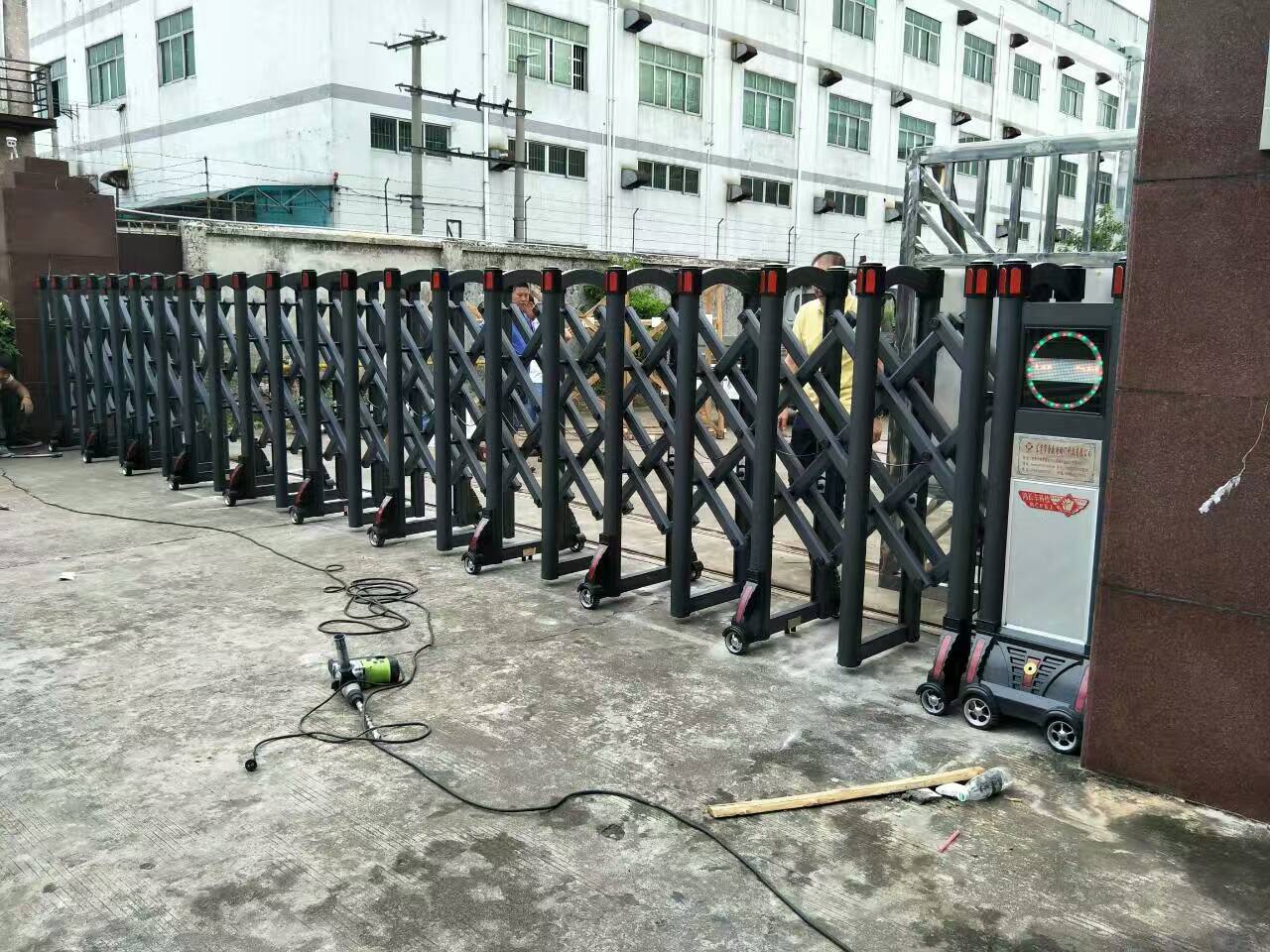 金盛丰电动伸缩门