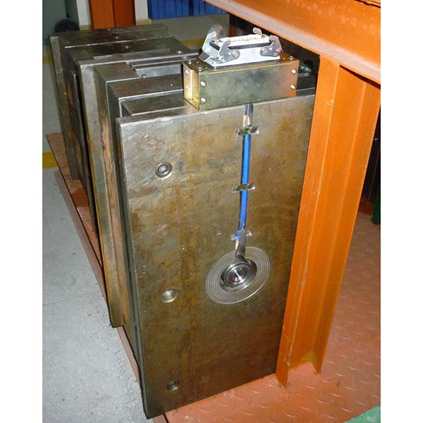 单穴热嘴热流道模具