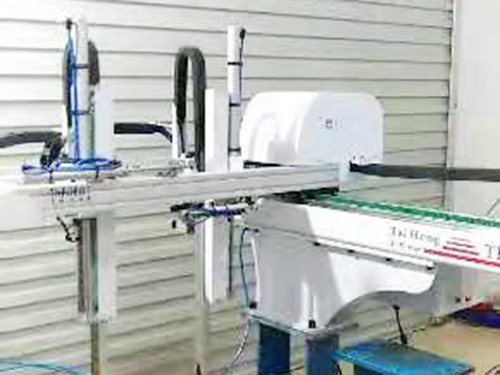 双臂双截TH一B75...