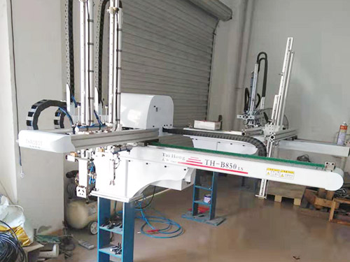 单轴双臂双截机械手